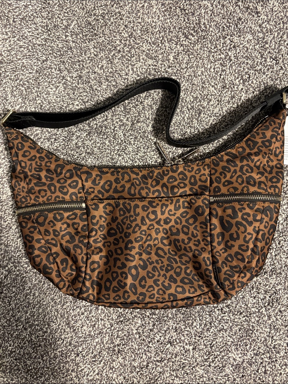 Lululemon Slouchy Sling Bag 6L *Leopard - Picture 5 of 5